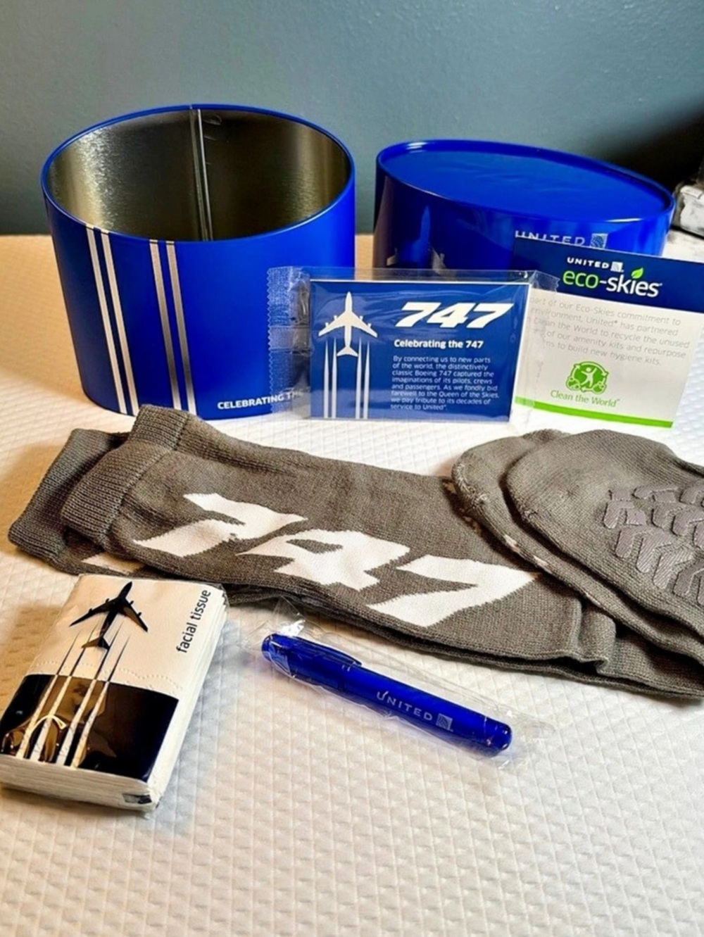 United Airlines Celebrating the 747 Commemorative Tin & Amenity Kit Collectible